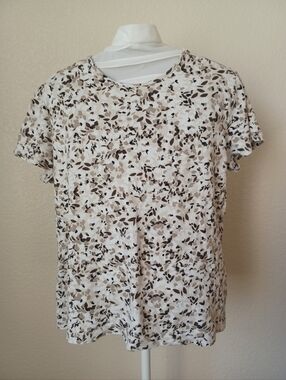 3/$25 SALE Croft & Barrow Crew Neck T-shirt White Brown Tan Womens Petite Medium